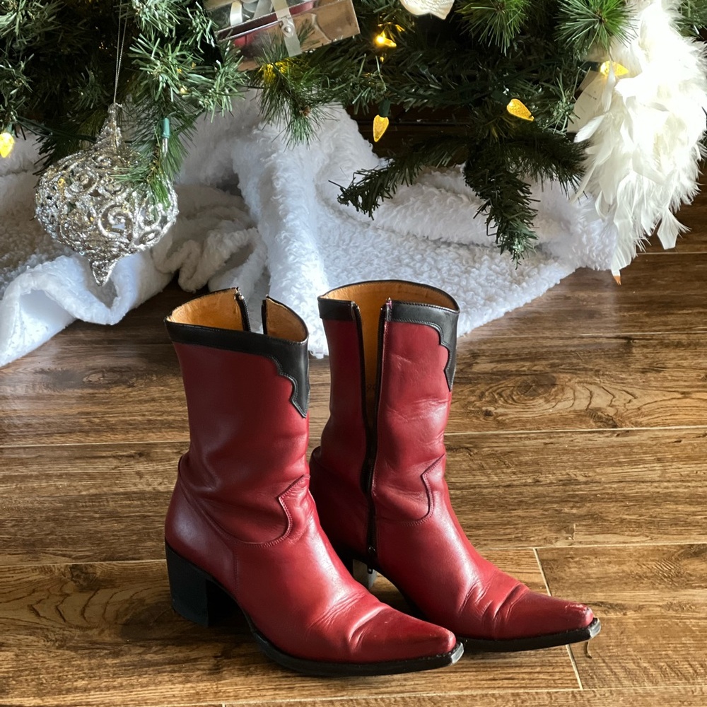 Sendra Red Heeled Boots